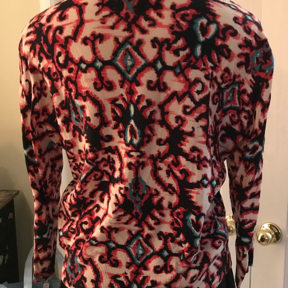 Classy Colorful Sweater - Picture 2 of 4